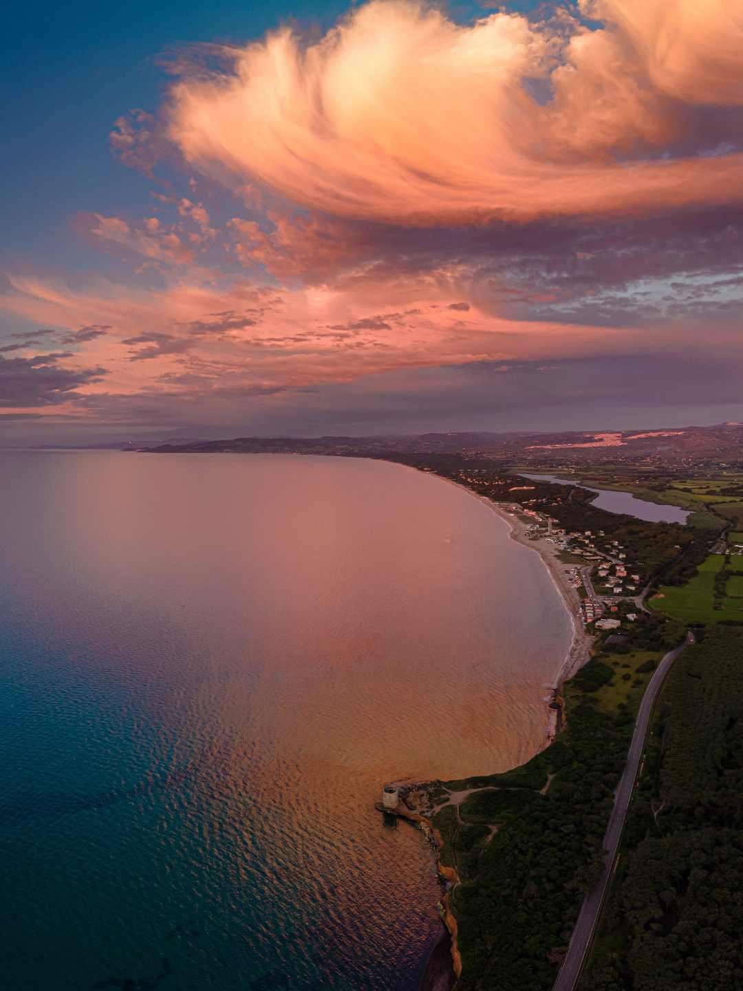 Tramonto sulla spiaggia di Platamona a Sassari