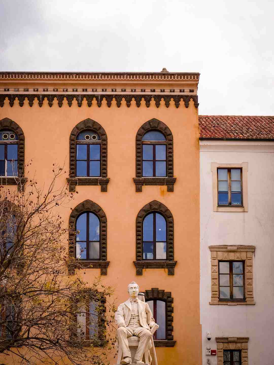 Piazza Tola a Sassari