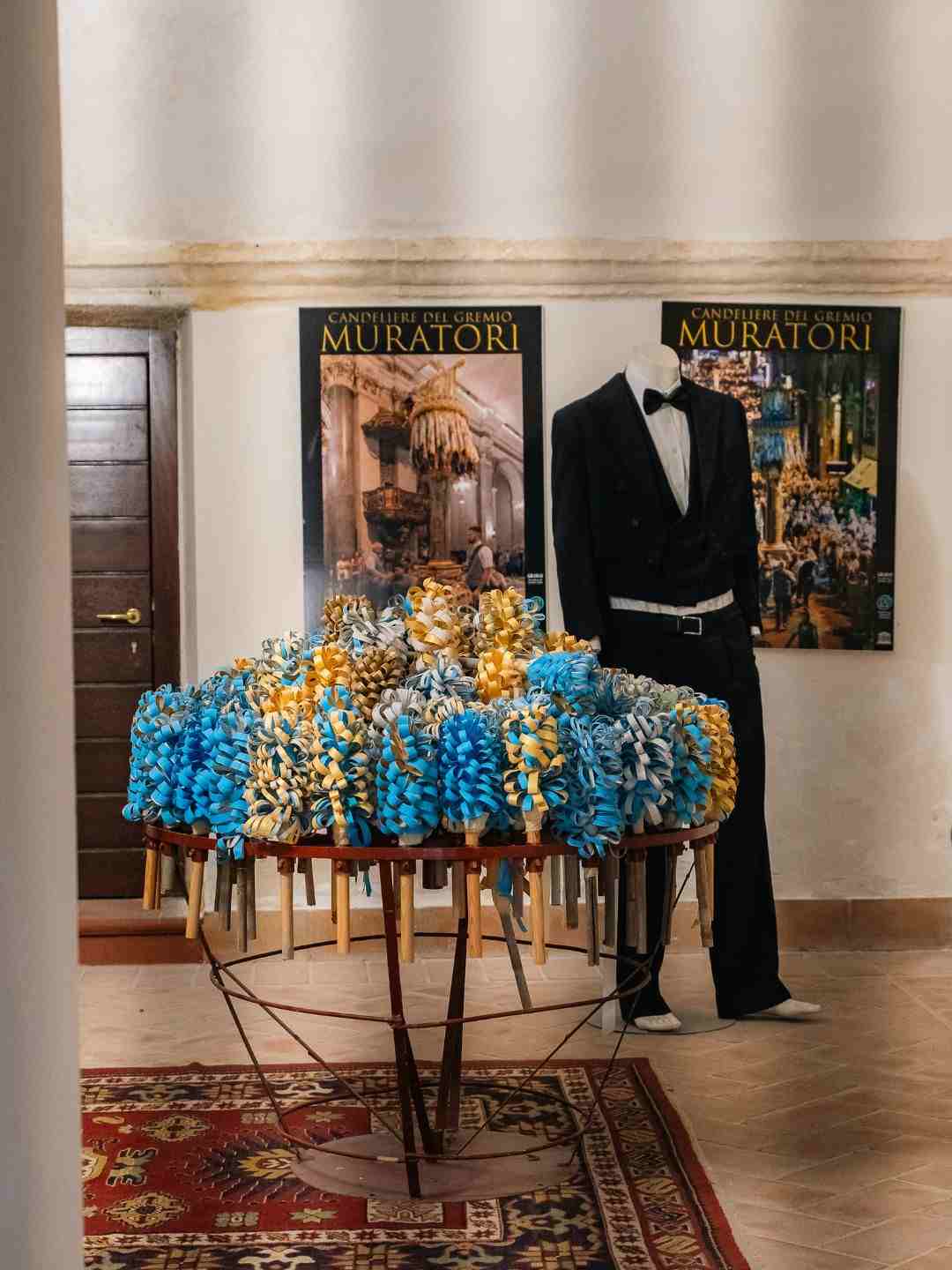 Capitello e abito del Gremio dei Muratori nel polo museale di Santa Maria di Betlem a Sassari