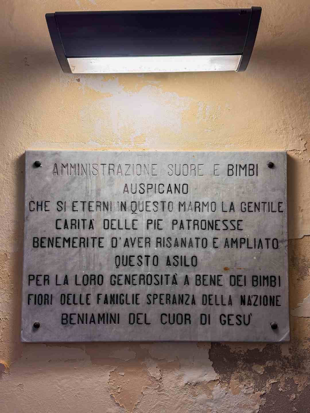Insegna antica presso Palazzo dell’Infermeria San Pietro a Sassari